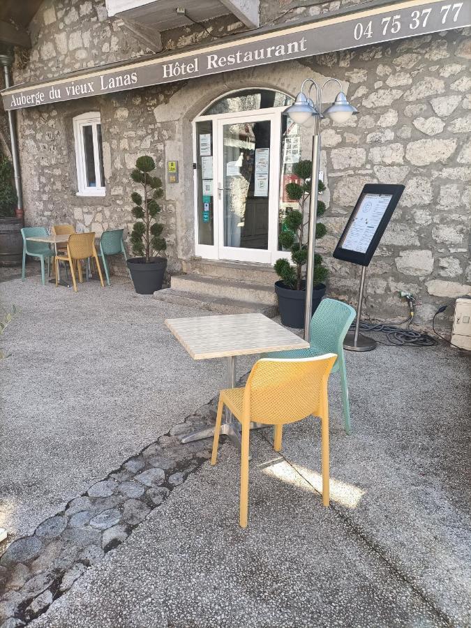 Auberge Du Vieux Lanas Logis Hotel Restaurant מראה חיצוני תמונה