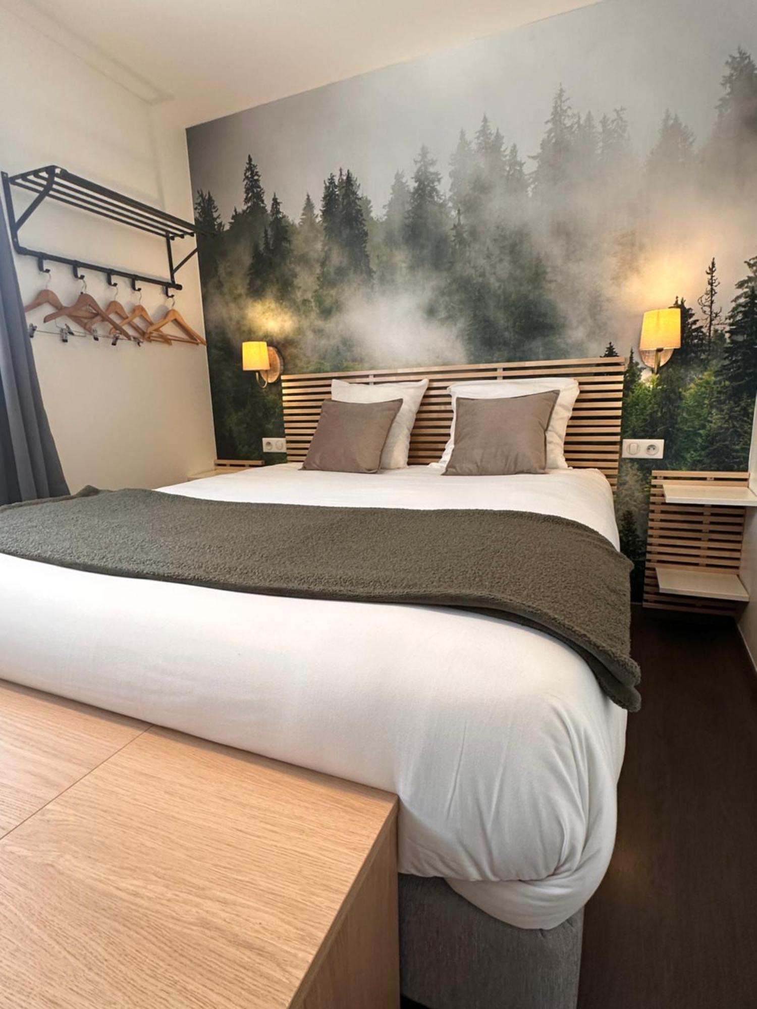 Auberge Du Vieux Lanas Logis Hotel Restaurant מראה חיצוני תמונה