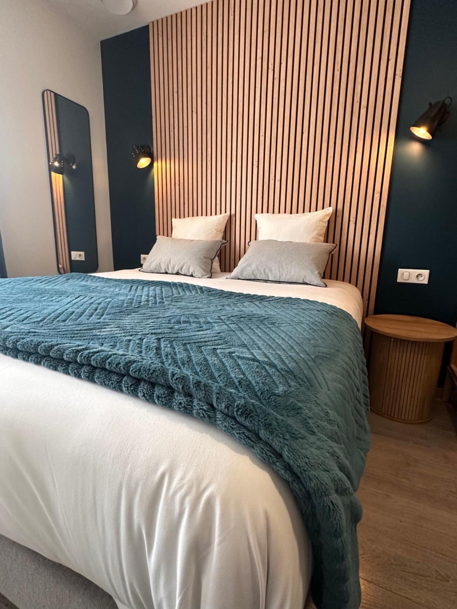 Auberge Du Vieux Lanas Logis Hotel Restaurant מראה חיצוני תמונה