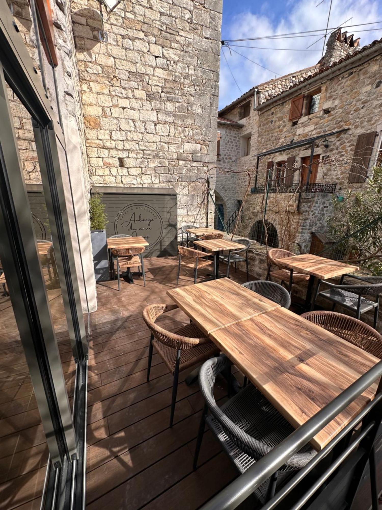 Auberge Du Vieux Lanas Logis Hotel Restaurant מראה חיצוני תמונה