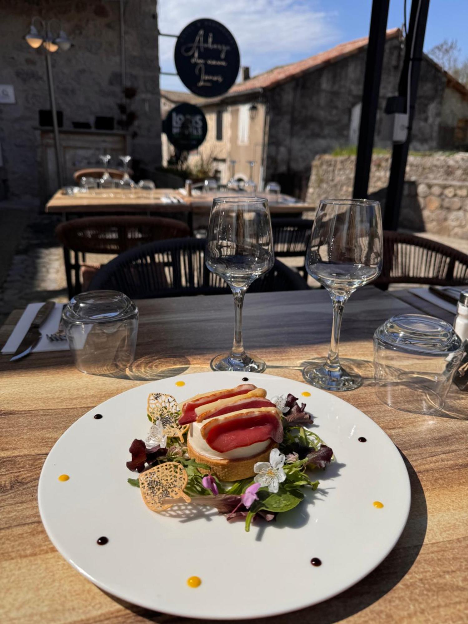 Auberge Du Vieux Lanas Logis Hotel Restaurant מראה חיצוני תמונה