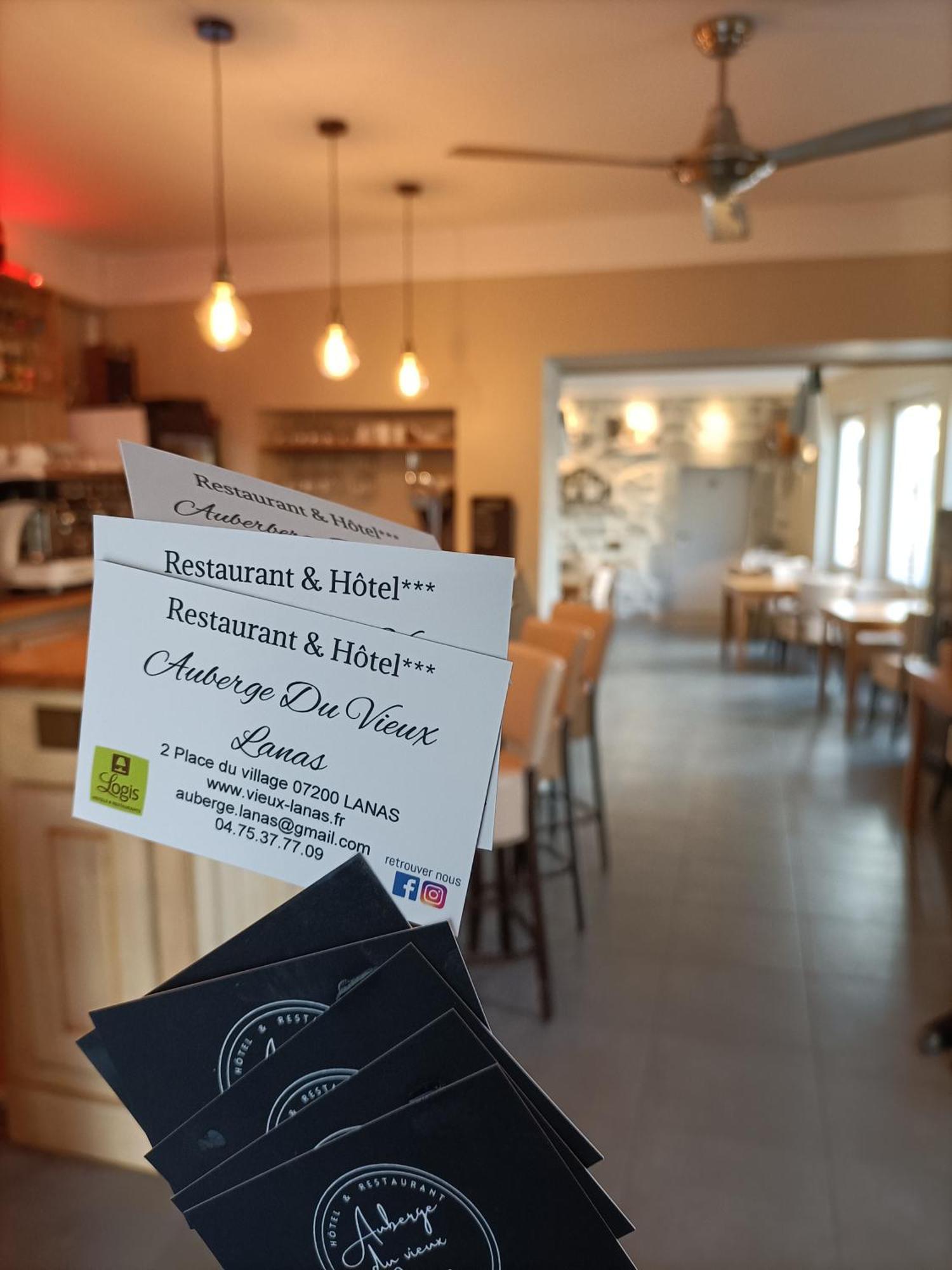 Auberge Du Vieux Lanas Logis Hotel Restaurant מראה חיצוני תמונה