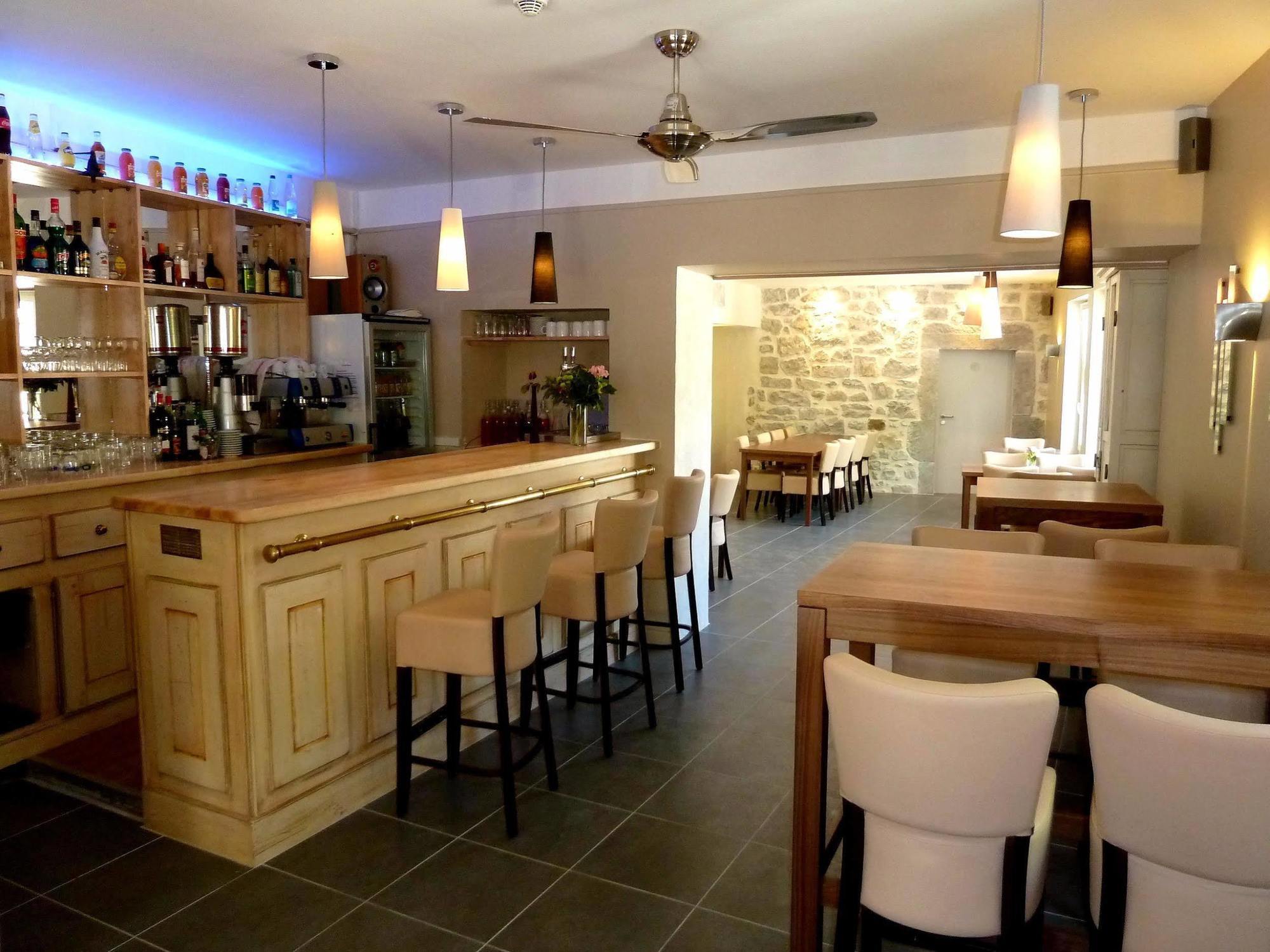 Auberge Du Vieux Lanas Logis Hotel Restaurant מראה חיצוני תמונה
